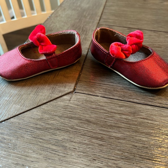 Glittery Red Non-Slip Shoes- Baby Size 5 - Picture 4 of 8